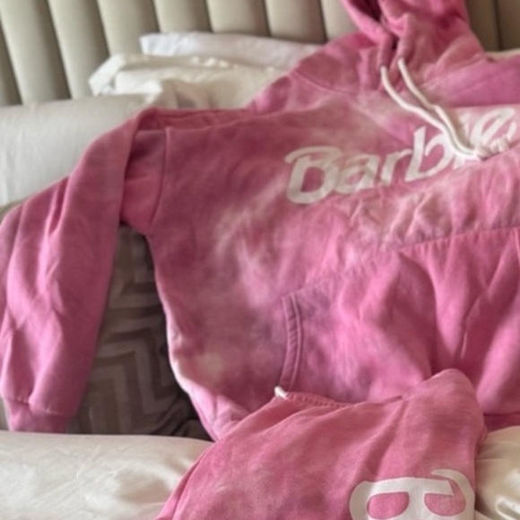 NWT Barbie X Forever 21 Graphic Hoodie - Size 1X (Sold out Collab) - Picture 7 of 7